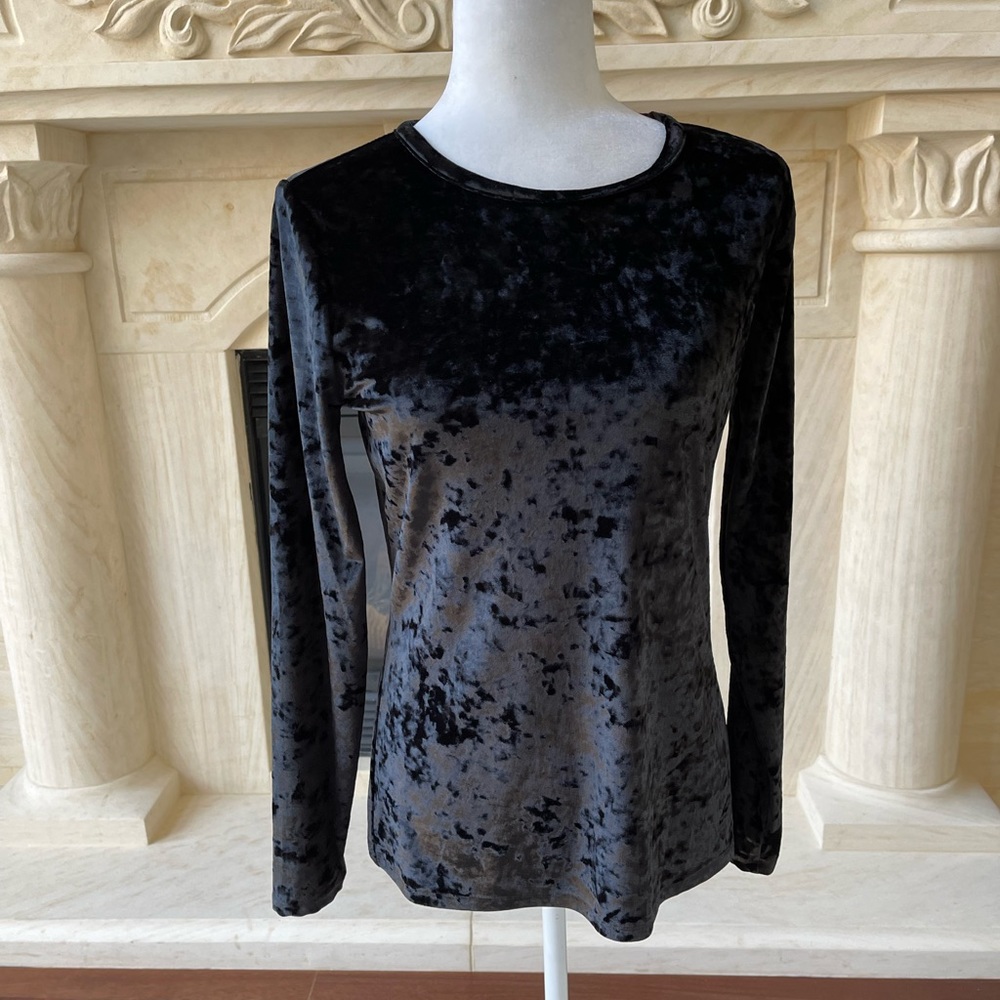 Michael Kors Women’s Blouse and Leggings 2 piece set.